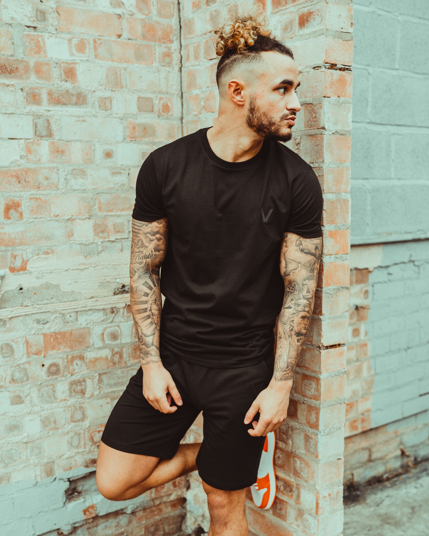 T SHIRT & SHORTS SET