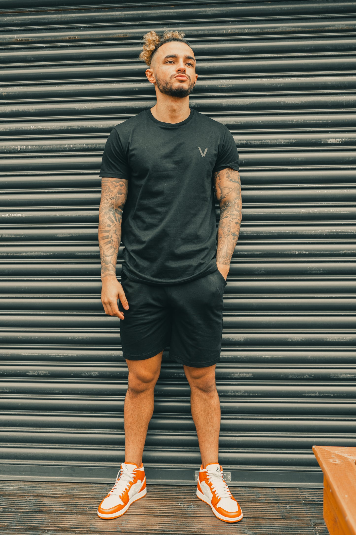 T SHIRT & SHORTS SET